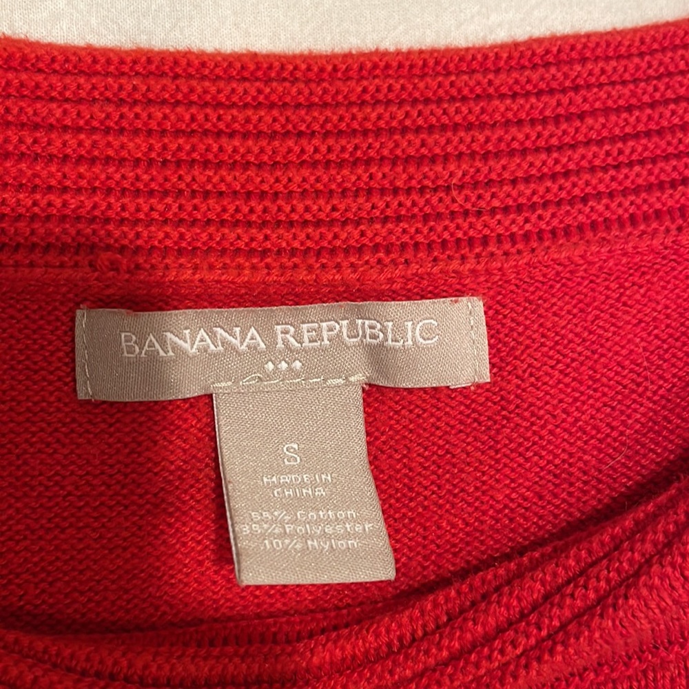 Red sweater - Picture 4 of 4